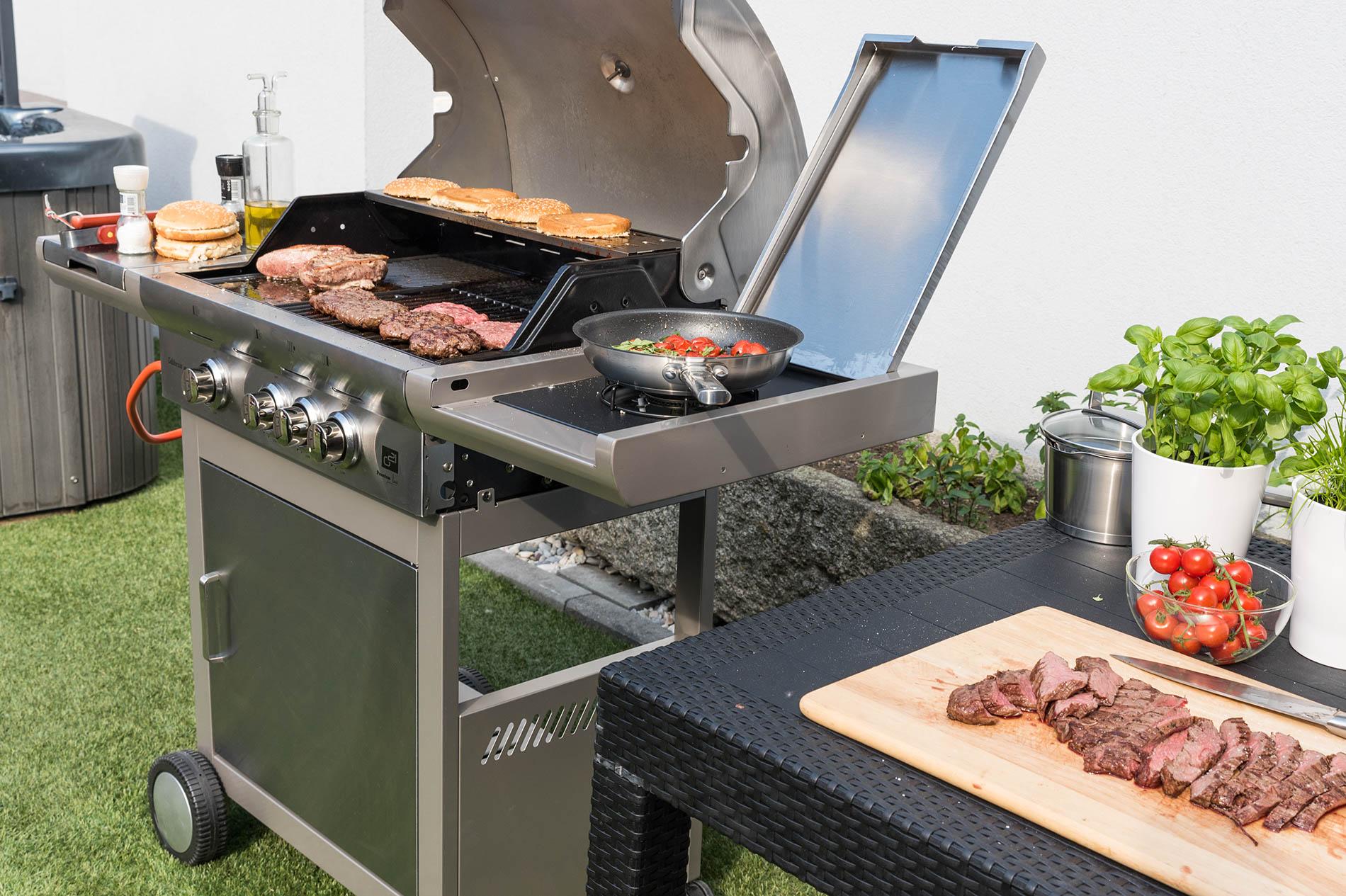 G21_California_BBQ_Premium_gazgrill_Paku-Kapu-zsemlék-és-húsok
